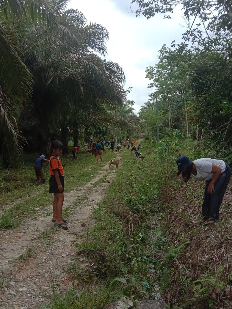 Kegiatan gotong royong RT 01 Dusun Beram Plasma IV,
Rabu, 25 Februari 2026